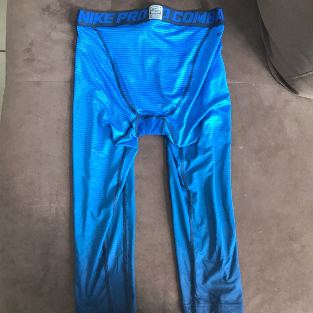 COPY - Nike Pro-Combat Compression Pants (3/4 length) - Picture 2 of 3